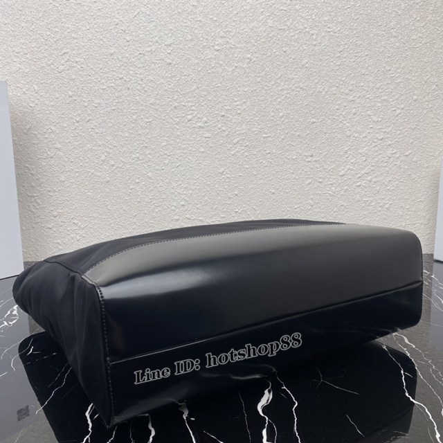 Prada專櫃男士新款托特包 2VG070 普拉達Re-Nylon再生尼龍材質tote包 csp1167